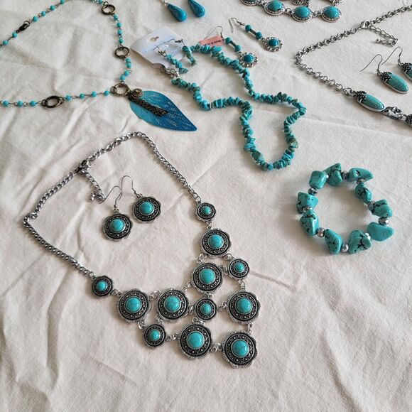 Lot Of Blue Howlite Necklace Earrings Bracelet Jewelry Sets Butterfly Bib - Picture 2 of 13